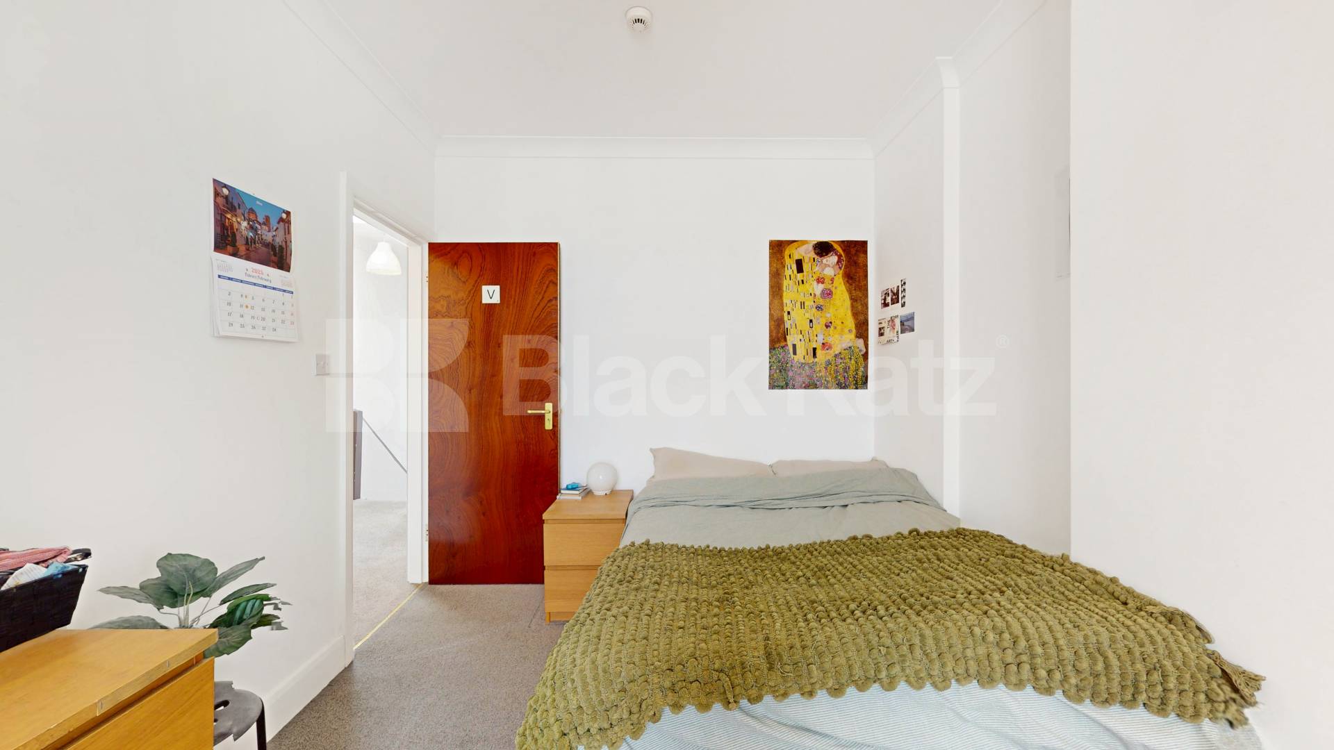 			3 Bedroom, 1 bath, 1 reception Flat			 Willesden Lane, Kilburn